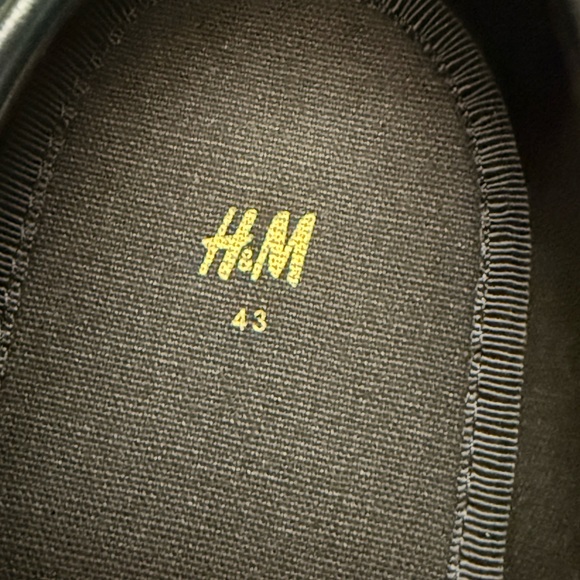 H&M Sleek Black Leather Loafers - Picture 9 of 9
